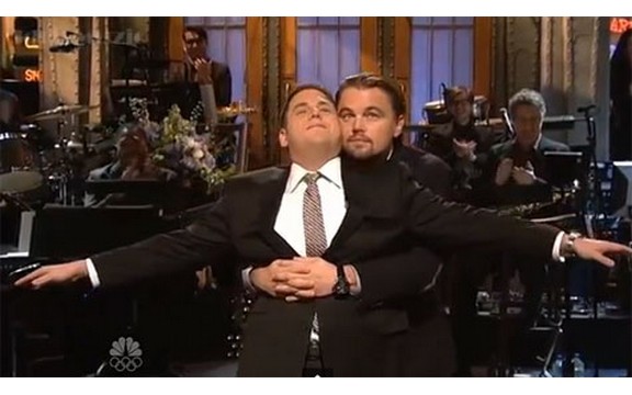 Leonardo DiKaprio i Džona Hil nasmejali svojom verzijom čuvene scene iz filma Titanik (Video)