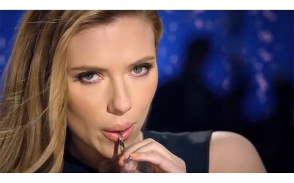 Zabranjena reklama Skarlet Johanson: Pepsi i Koka-kola izvinite! (Video)