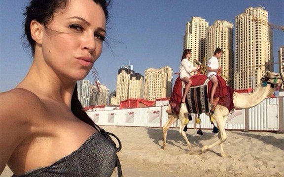 Stanija Dobrojević iz skafandera u kupaći kostim: Posle Kopaonika uživa u Dubaiju (Foto)