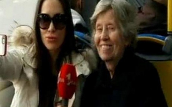 Eva Ras odvela Nikoliju Jovanović u obilazak Zemuna: Malo mi je neprijatno u autobusu!