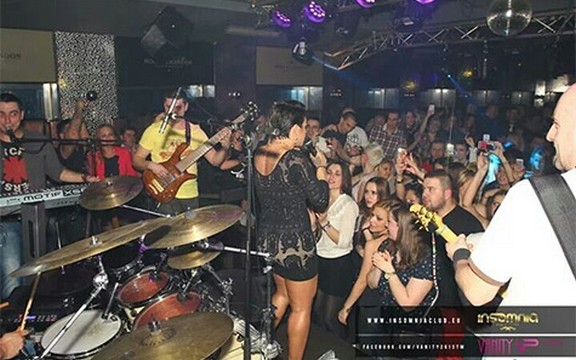 Seka Aleksić pevala u Beču: Prepun klub, dva sata fenomenalne atmosfere i pokloni od fanova! (Foto)