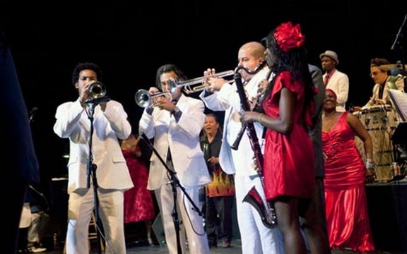 Ritam Kube u srcu grada - Afro-Cuban All Stars 10. maja u Knez Mihailovoj u Beogradu (Video)
