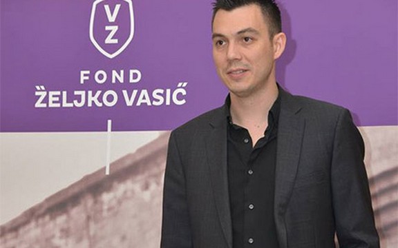 Humani Željko Vasić sakupio novac za kupovinu histeroskopa! (Foto)