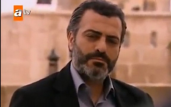 Serija Sila večeras: Firuz otkriva Boranu tajnu! Pleme pritiska Berzana da izvrši presudu! (Foto)