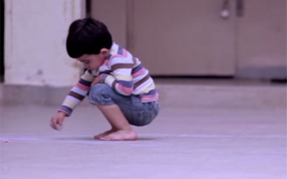 Dečak koji je svojim crtežom rasplakao milione ljudi širom sveta (Video)