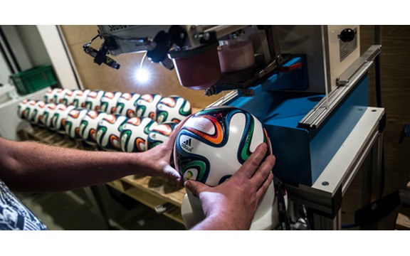 Svetsko prvenstvo u fudbalu 2014 četvrtfinale: Svaki meč ima svoju Brazuka loptu! (Foto)