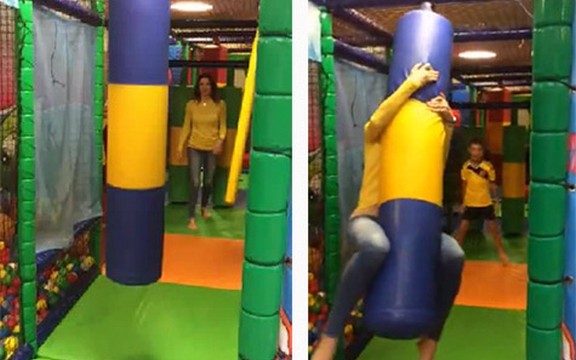 Severina kao devojčica skakuće u dečjoj igraonici (Video)