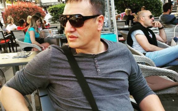 Gagi Đogani šokirao ljude na ulici: Izašao iz kola  i zaustavio saobraćaj VIDEO