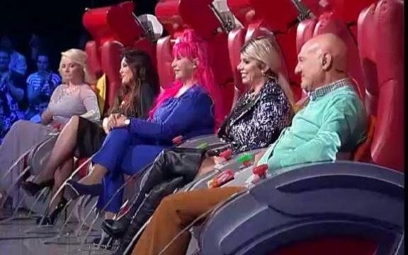 Pinkove zvezde: Iznenađenje u crvenim stolicama! Ko ide u finale?