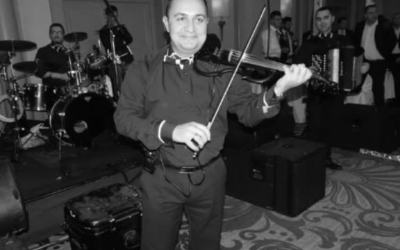 Estrada tuguje: Preminuo legendarni violinista 