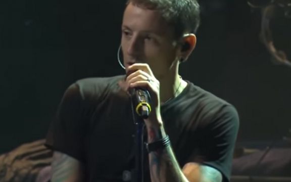 Poslednji snimak pred samoubistvo: Pevača Linkin Parka uživao sa porodicom!