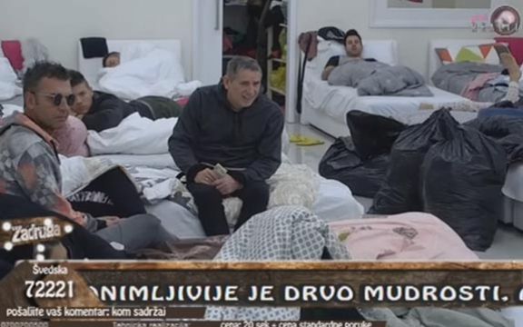 ZADRUGA: Lepi Mića ponudio Jeleni Golubović 500 evra da mu pokaže jednu stvar! VIDEO