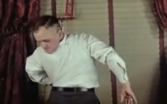 Bobi dečko sa rotirajućom glavom: Poznatiji kao čovek sova! (VIDEO)