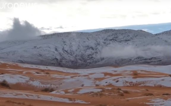 U Sahari napadao sneg od 40 centimetara! (VIDEO)