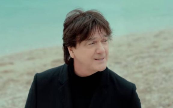 Pesma Zdravka Čolića - Kuća puna naroda, prva na listi Eurovision on Top! (VIDEO)