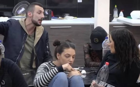 Zadruga: Novi ljubavni trougao?! Andrijana šokirana Đeksonovom izjavom! (VIDEO)