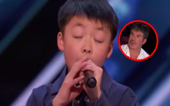 Ima samo 13 godina, a kada je počeo da peva, svi su zanemeli!
