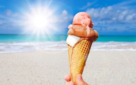 Leto 2018: Sladoled zapravo greje, a evo koje namirnice HLADE telo!