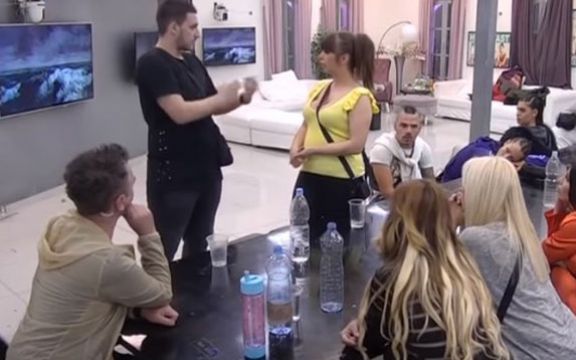 Zadruga 2: Miljana Kulić založila lične stvari zbog kockanja! Zola joj zapretio! (VIDEO)