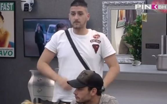 Zola i pred Miljanom Kulić dobio pitanje sa kojom devojkom bi bio u rijalitiju! (VIDEO)