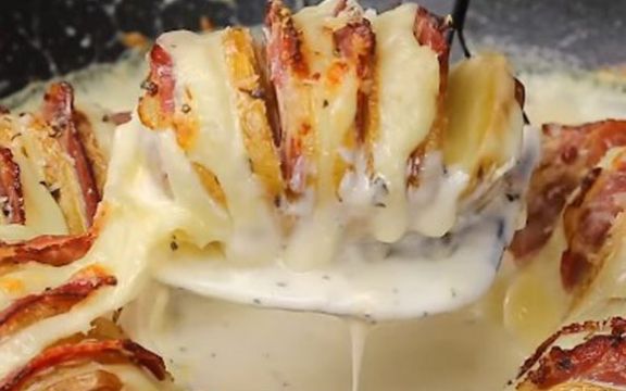 Recept za pikovani krompir u pavlaci! (VIDEO)