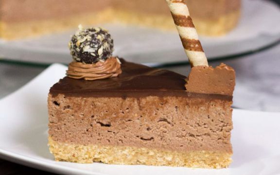 Ferrero torta bez pečenja sa neodoljivom kremom! (VIDEO RECEPT)
