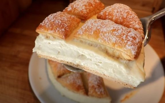 Predivan kolač, spreman za kratko vreme! (VIDEO RECEPT)