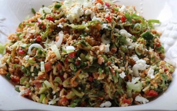Bulgur salata sa piletinom i kikirikijem! (VIDEO RECEPT)