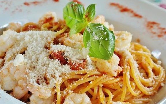 Uštedite vreme! Špagete spremljene bez imalo vode! (RECEPT)
