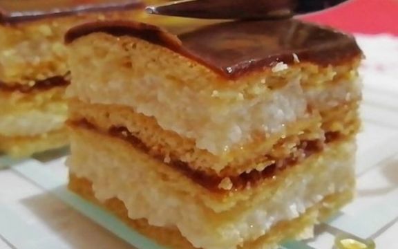 Recept za jedan izvrstan starinski kolač! Jednostavan i sočan! (VIDEO)