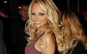 Pamela Anderson lumpuje po klubovima (Foto)