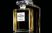 Izložba posvećena vanvremenskom Chanel No.5 parfemu