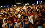 Beer Fest Beograd 2013 u znaku romantike: Zaprosio devojku preko video bima!