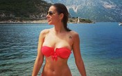 Provokativna Mia Borisavljević uživa na plaži (Foto)