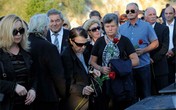 Dolores Lambaša sahranjena: Stotine ljudi je ispratilo uz stihove (Foto)