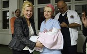 Merima Njegomir postala prva baka u 2014. godini: Unuka Sonja prva rođena beba ove godine!