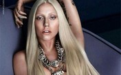 Lejdi Gaga u toplesu promoviše Versaće (Foto)