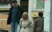 Jelena Jovanović trudna?! Edin je nervozno čekao ispred Doma zdravlja (Foto)