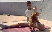 Novak Đoković i Jelena Ristić vežbaju jogu sa kućnim ljubimcima (Foto)