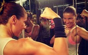 Mia Borisavljević se pohvalila savršenim bicepsom! (Foto)