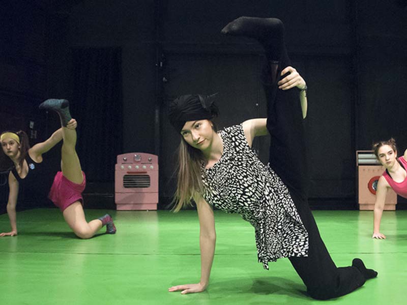 Plesna predstava za decu i mlade: Pepeljuga u Bitef teatru 25. decambra!