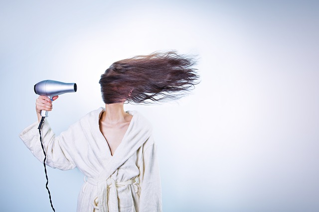 Saveti za brži rast kose: Devojke, rešite se velikog problema!