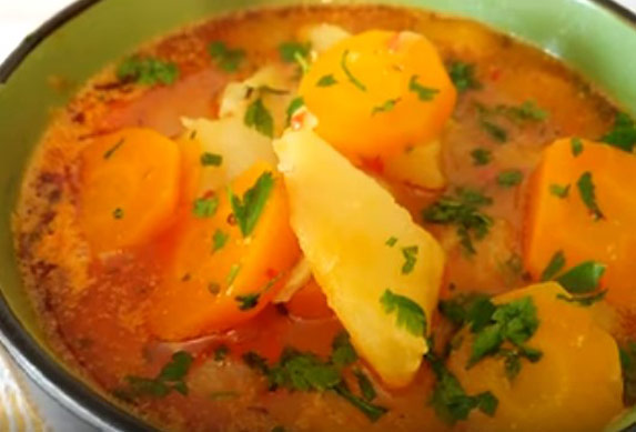 Posni krompir paprikaš! Sa ovakvim jelom nije teško postiti! (VIDEO RECEPT)