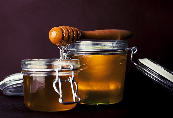 Med i jabukovo sirće na prazan stomak sprečiće šlog i infarkt!