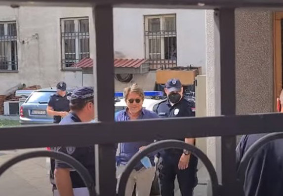 Dragan Bjelogrlić u pratnji policije stigao na saslušanje! (VIDEO)