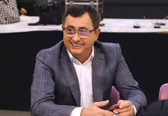 Popularni voditelj Voja Nedeljković pozitivan je na korona virus!