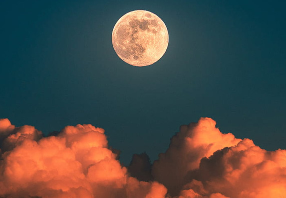 Večeras stiže pun Mesec u Vagi i donosi značajne promene!