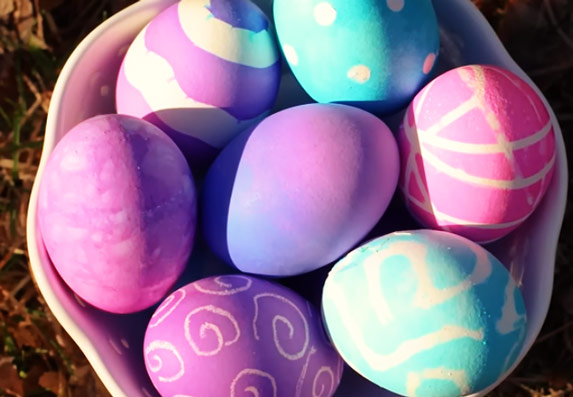 Prelepe boje za jaja uz pomoć folije! Uvijte kuvano jaje u foliju i onda ..