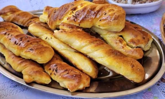Recept za savršene slane štapiće sa sirom: Pekarski doručak kod kuće! ..