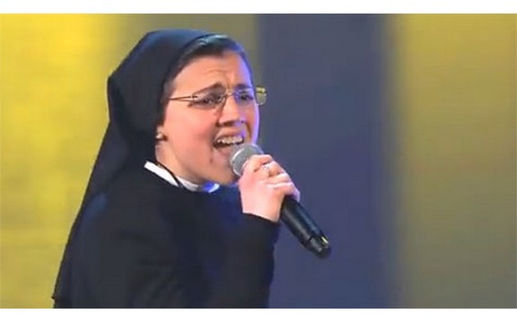 Časna sestra svojim neverovatnim glasom oduševila publiku i žiri (Video)